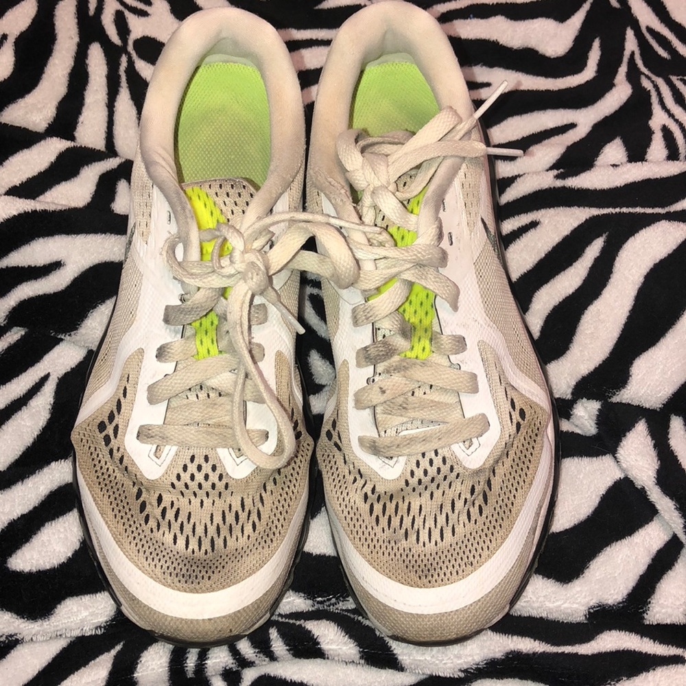 Nike Airmax white tennis shoes